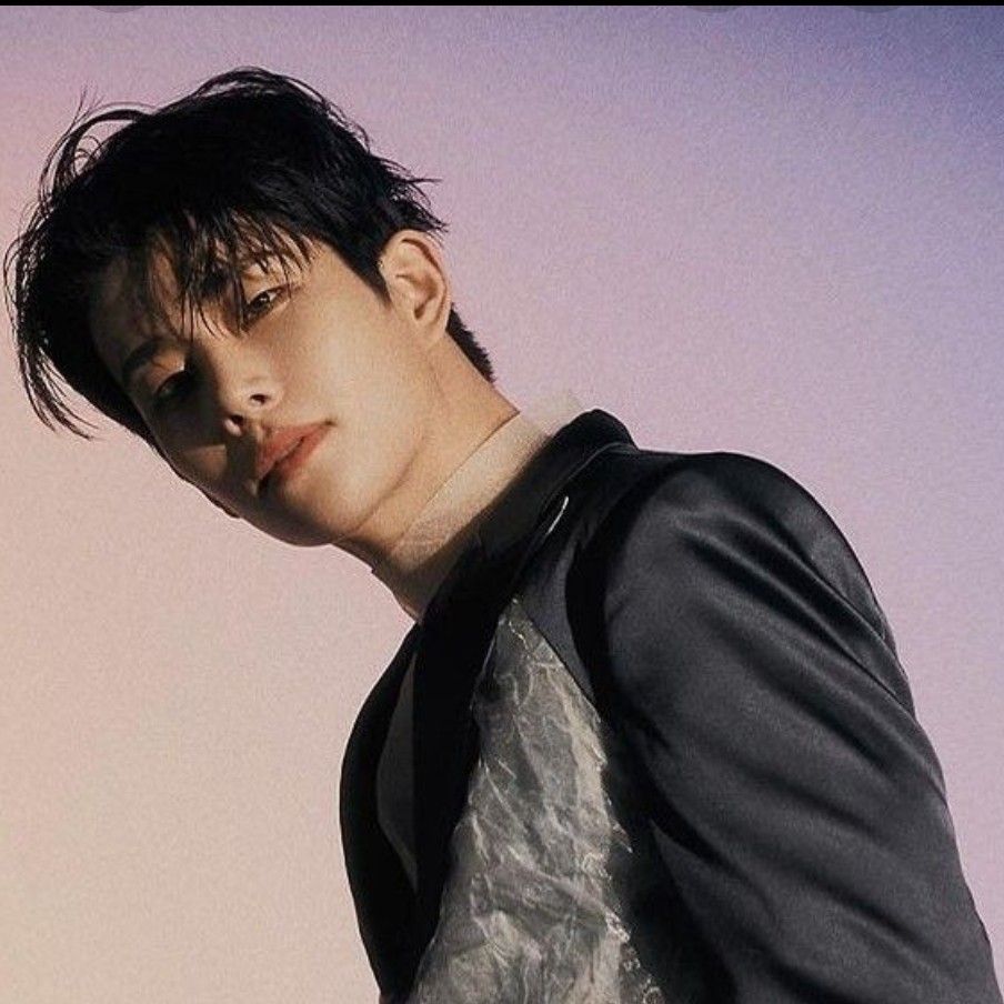 A moment captured by MJ (ASTRO)'s fan