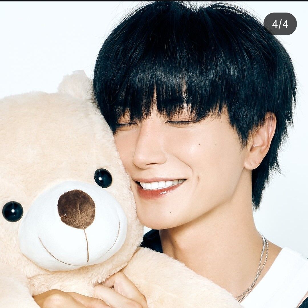 A moment captured by Leeteuk (Super Junior)'s fan