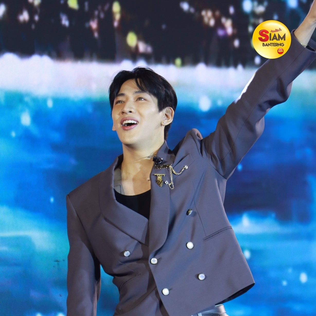 Behind-the-scenes cut of Bambam (GOT7)