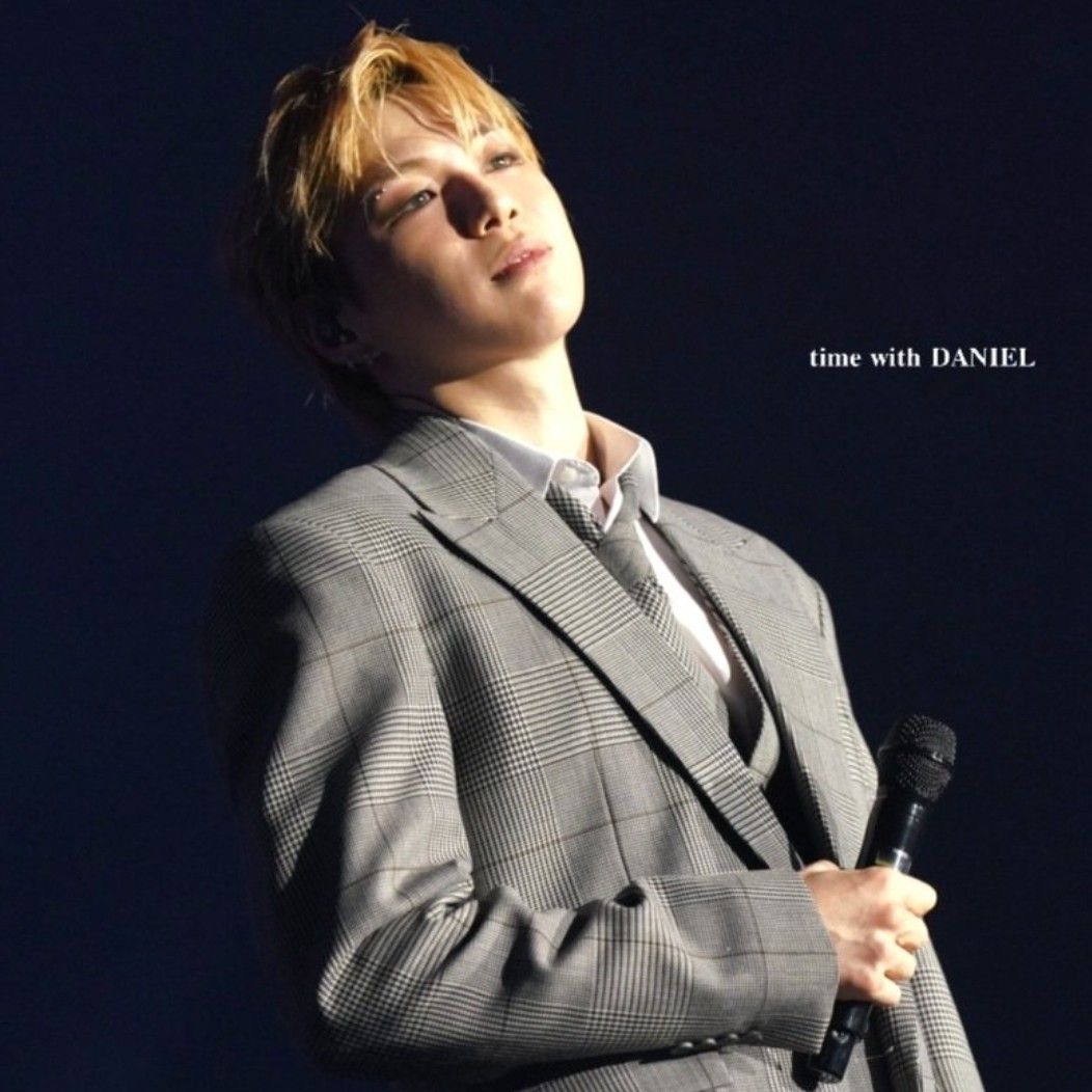 Behind-the-scenes cut of Kang Daniel