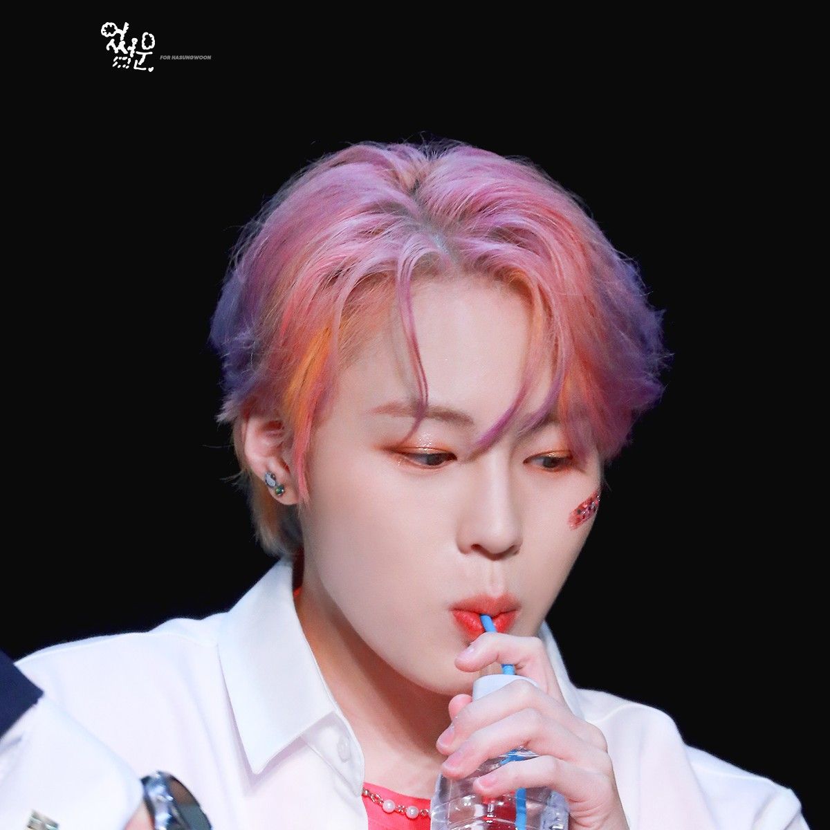 Recent activity shot of Ha Sungwoon