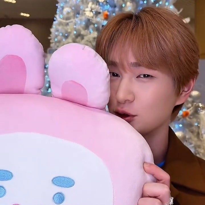 Latest photo of Onew (SHINee)