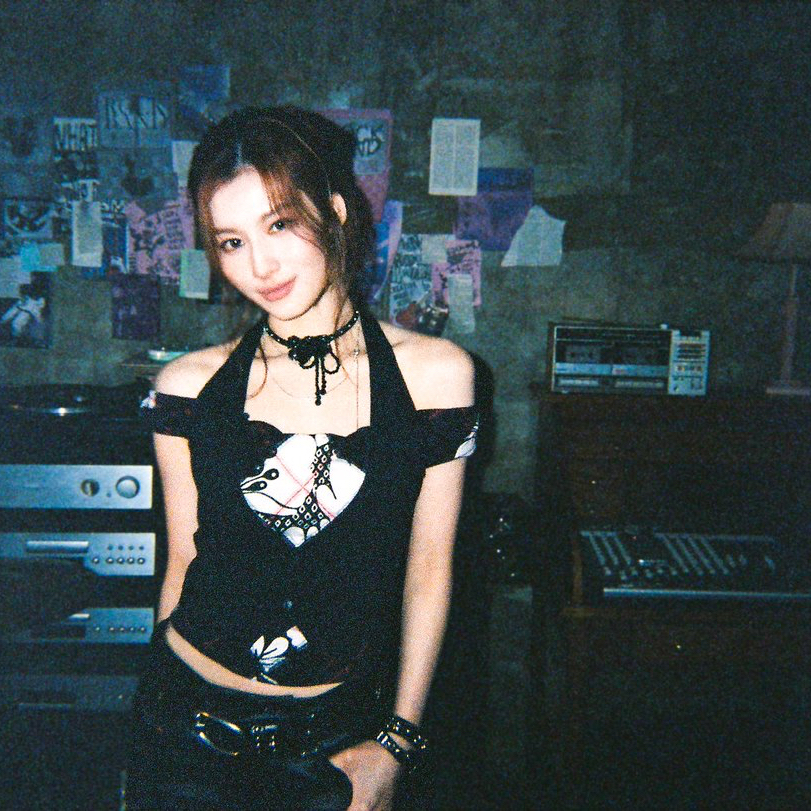 Latest photo of Sana (TWICE)