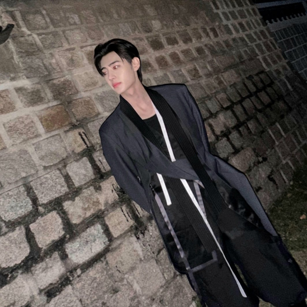 Foto terbaru Sunghoon (ENHYPEN)