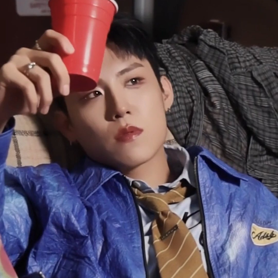 Behind-the-scenes cut of Park Woojin (AB6IX)
