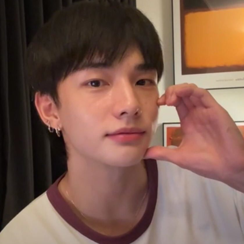 Latest photo of Hyunjin (Stray Kids)