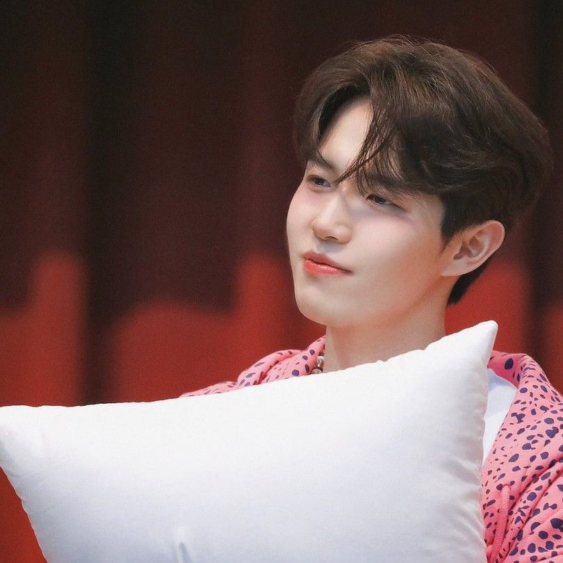 A moment captured by Kim Jaehwan's fan