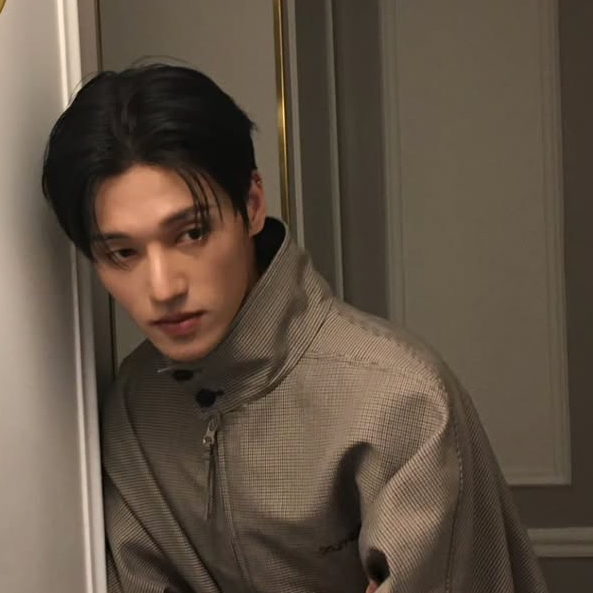 ジョン・ウヨン (ATEEZ)の舞台裏ショット