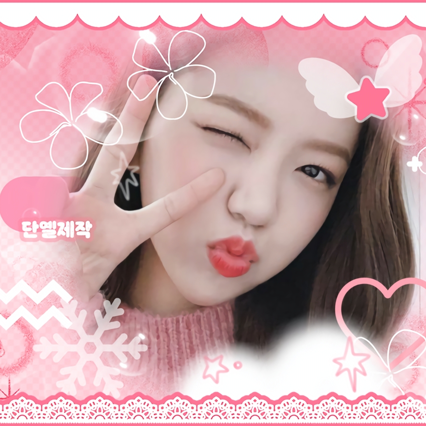 Behind-the-scenes cut of Lena (GWSN)