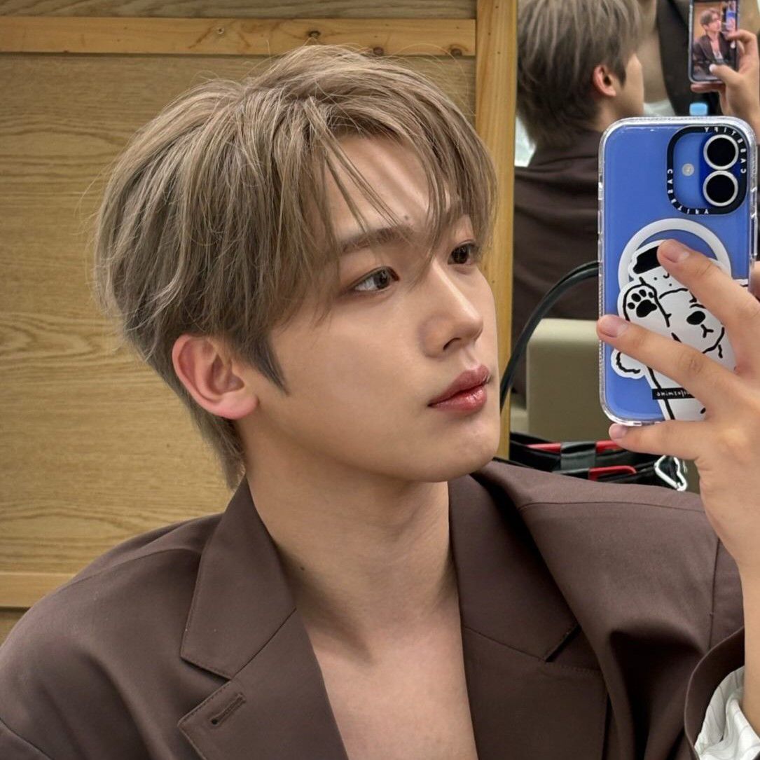 Latest photo of Kim Yohan (WEi)