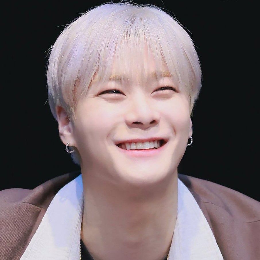 A moment captured by Moonbin (ASTRO)'s fan