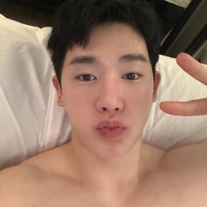 A moment captured by Wonho's fan