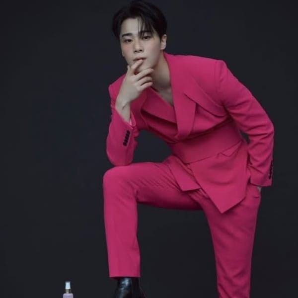 아스트로의 최신 사진