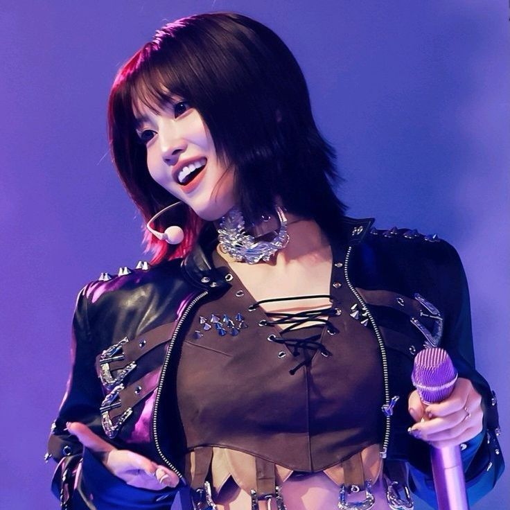 모모 (TWICE)의 최신 사진