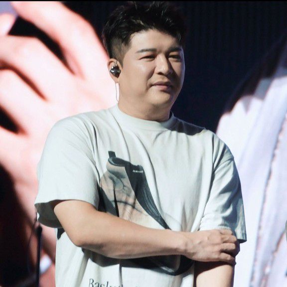 Behind-the-scenes cut of Shindong (Super Junior)