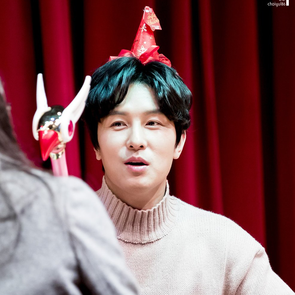 Behind-the-scenes cut of Kim Dongwan (SHINHWA)