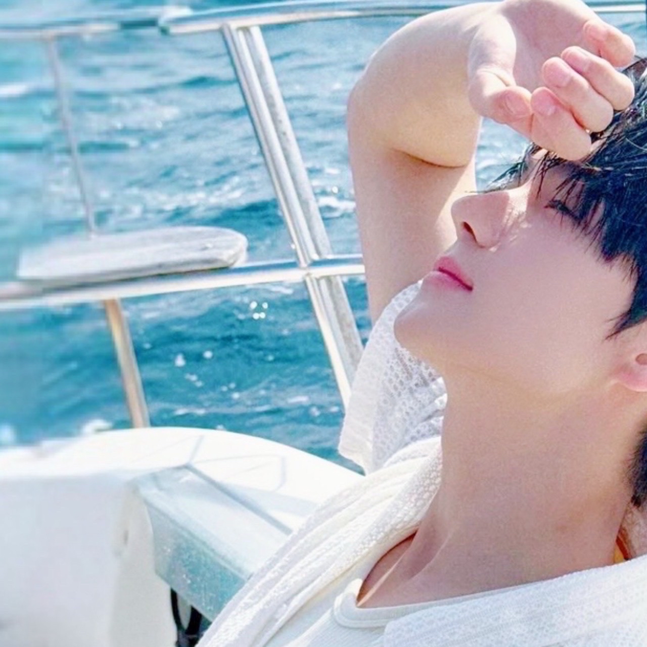 Latest photo of Hyunjae (THE BOYZ)