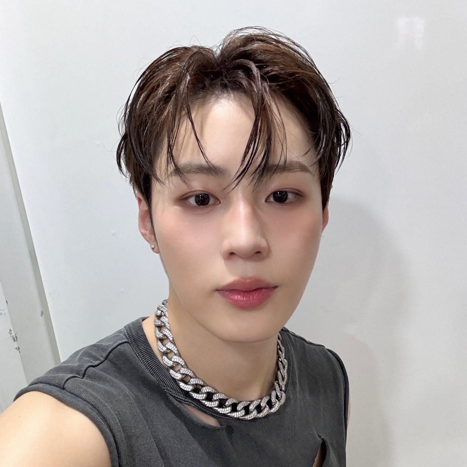 하성운 최근 활동샷