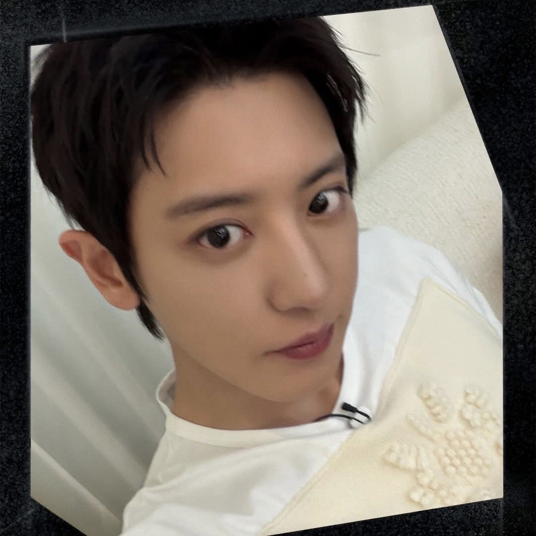 A moment captured by Chanyeol (EXO)'s fan