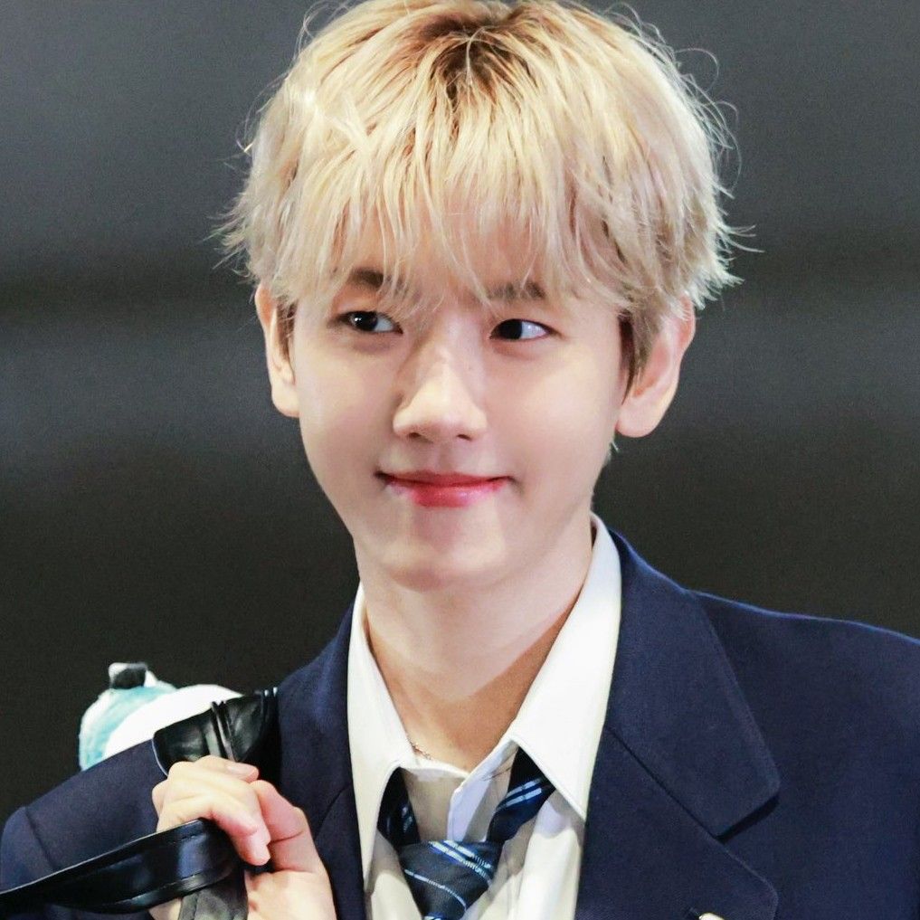 백현 (EXO) 최근 활동샷