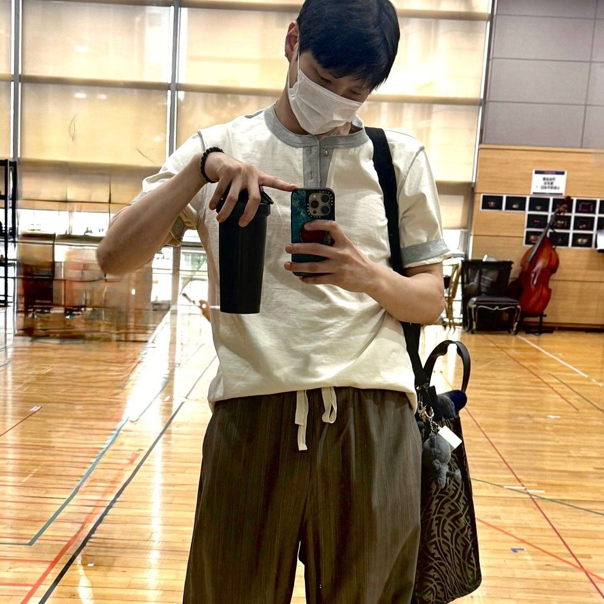 Behind-the-scenes cut of LEO (VIXX)