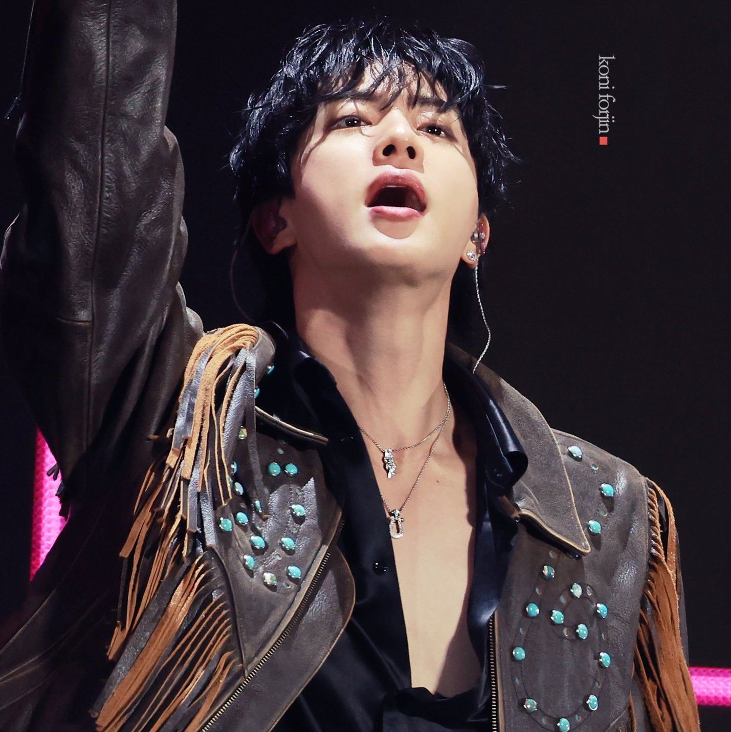 Momen yang diabadikan oleh penggemar Jin (BTS)