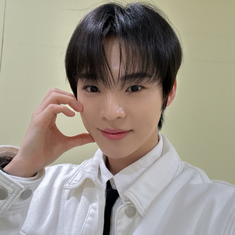 Behind-the-scenes cut of Hyojin (ONF)