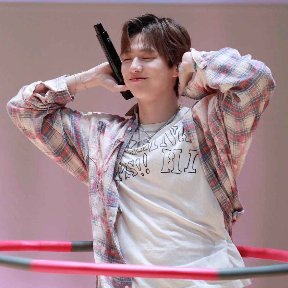 Behind-the-scenes cut of Kang Daniel