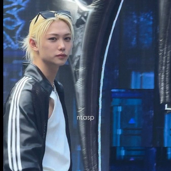 Latest photo of Felix (Stray Kids)