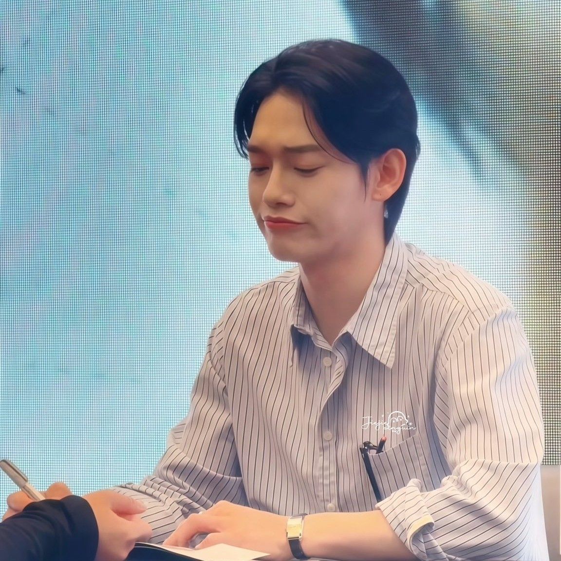 Behind-the-scenes cut of Chen (EXO)