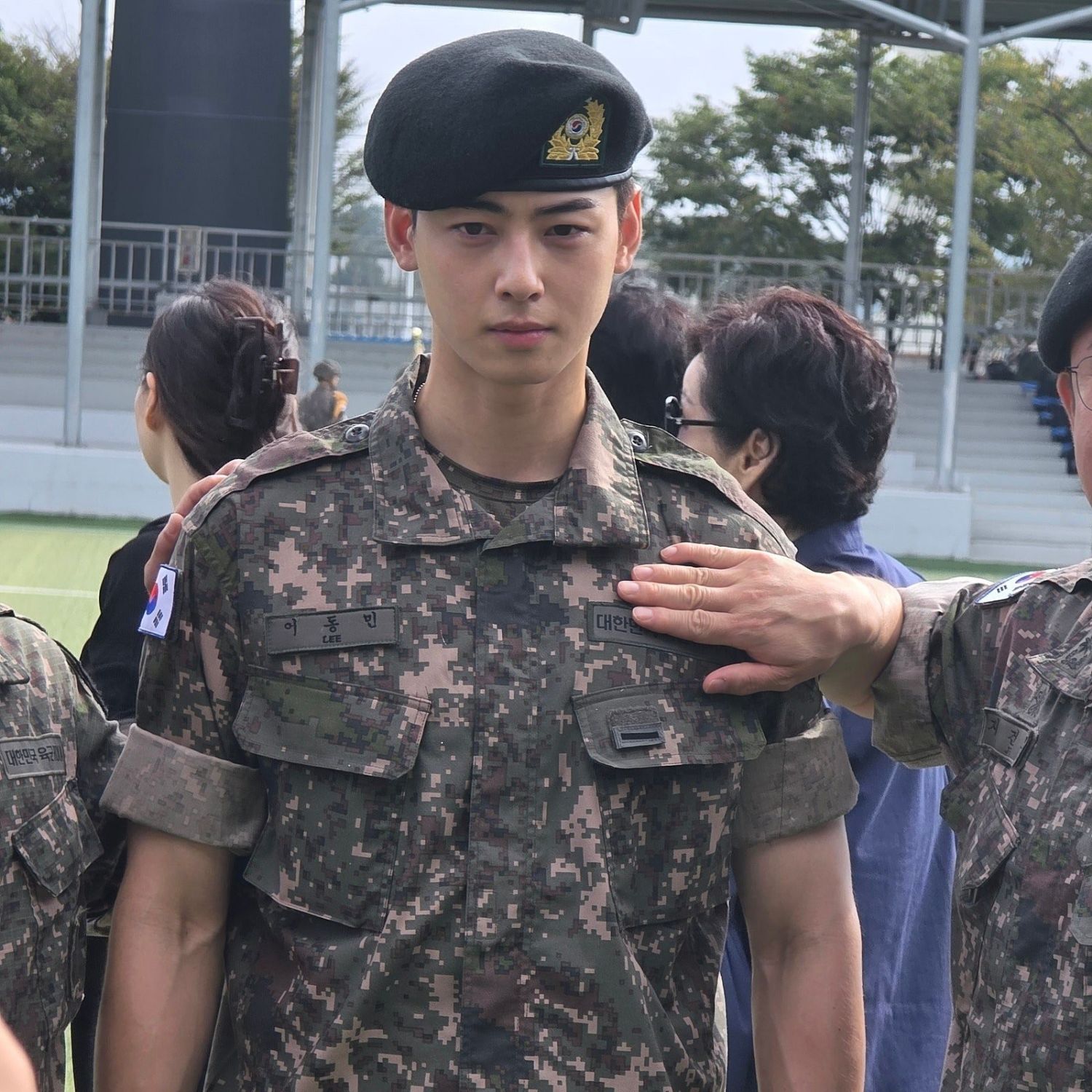 Foto aktivitas terbaru Eunwoo (ASTRO)