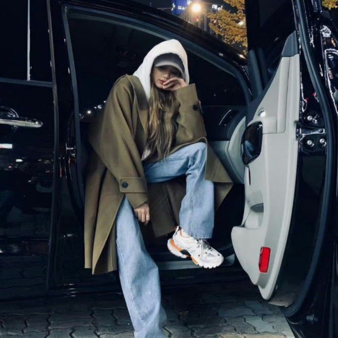Recent activity shot of Lisa (BLACKPINK)