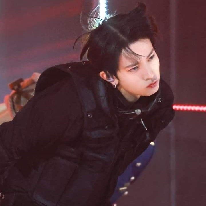 Foto aktivitas terbaru Heeseung (ENHYPEN)