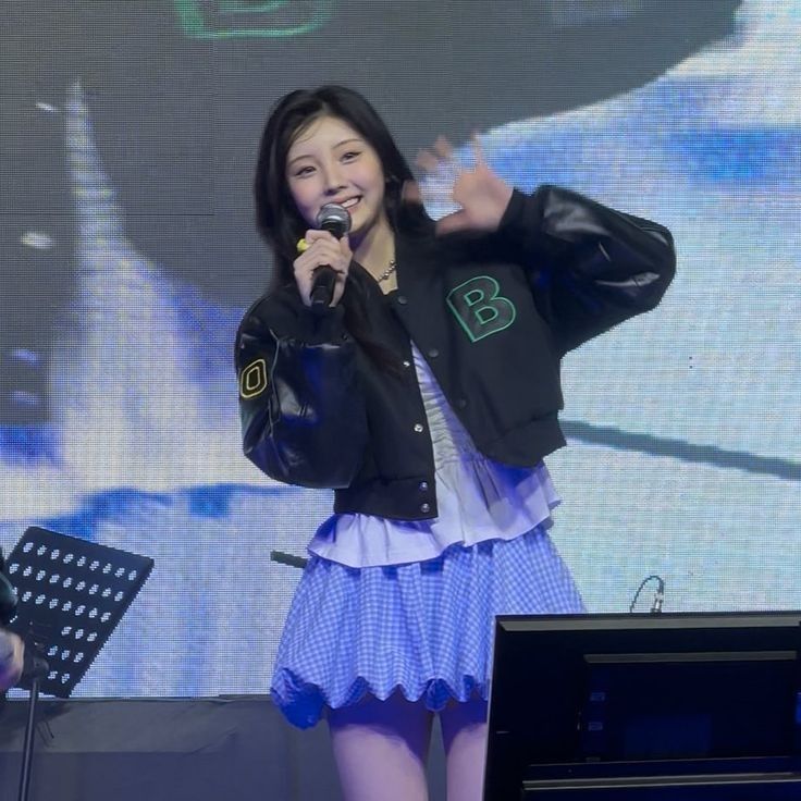Recent activity shot of Wonhee (ILLIT)
