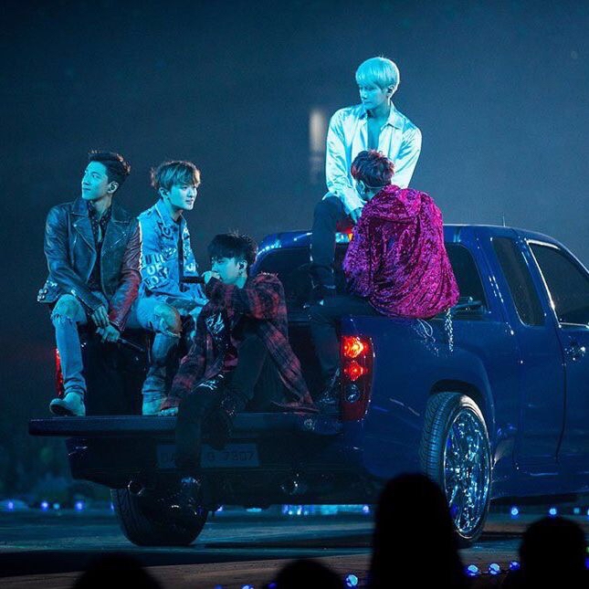 Recent activity shot of SECHSKIES