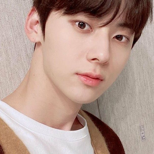 Behind-the-scenes cut of Hwang Minhyun