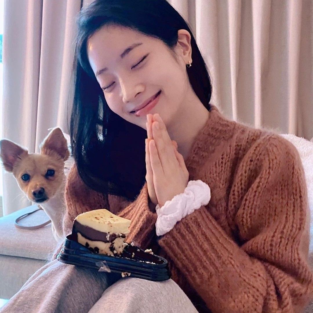 Recent activity shot of Dahyun (TWICE)