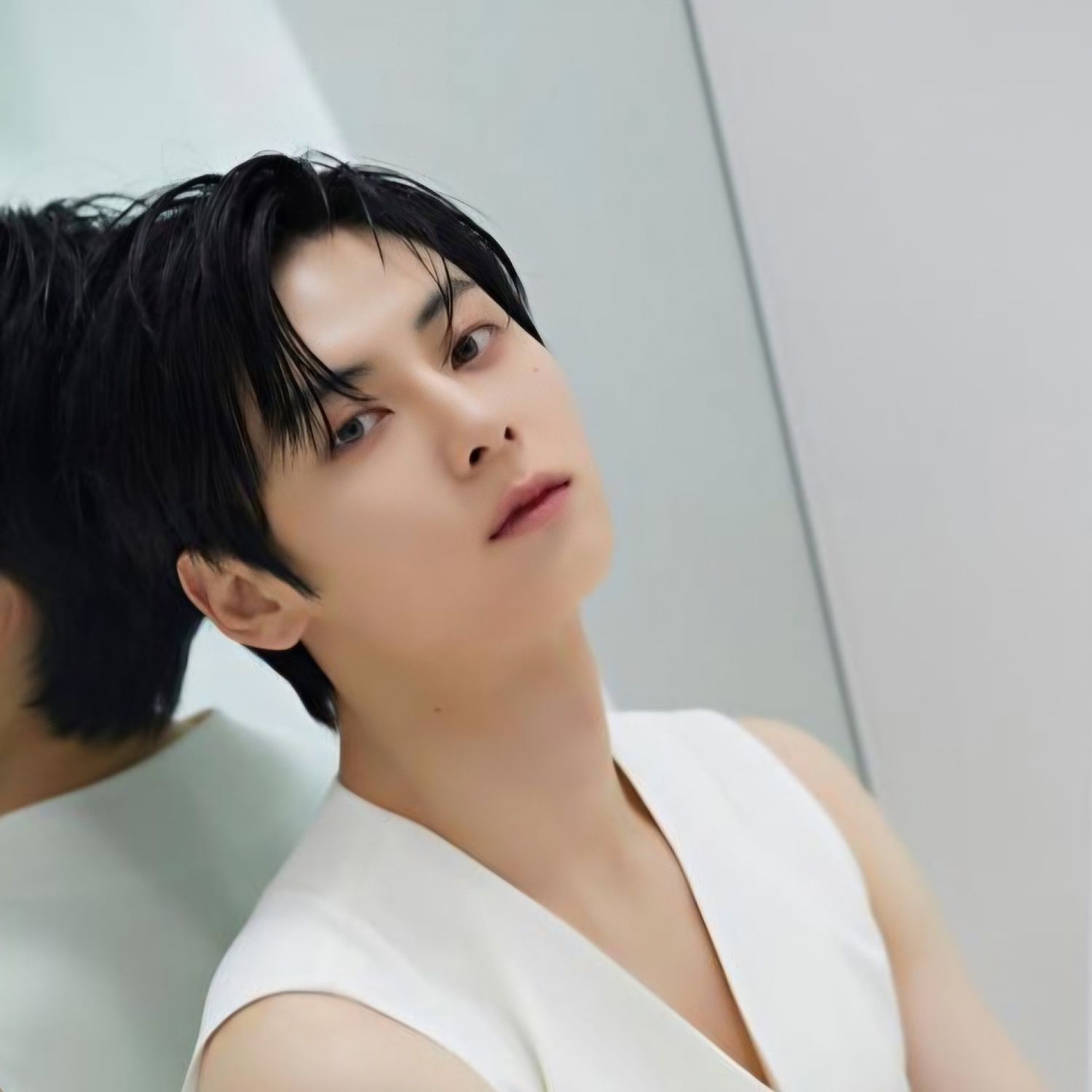 Behind-the-scenes cut of Hwang Minhyun