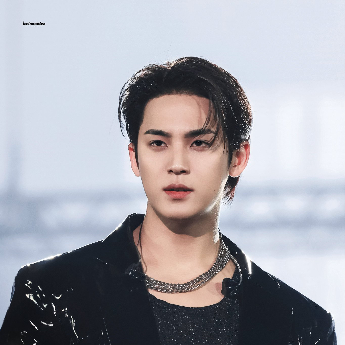 A moment captured by Mingyu (SEVENTEEN)'s fan