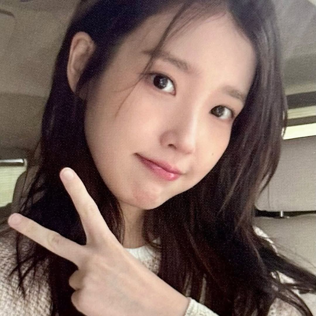아이유 최근 활동샷