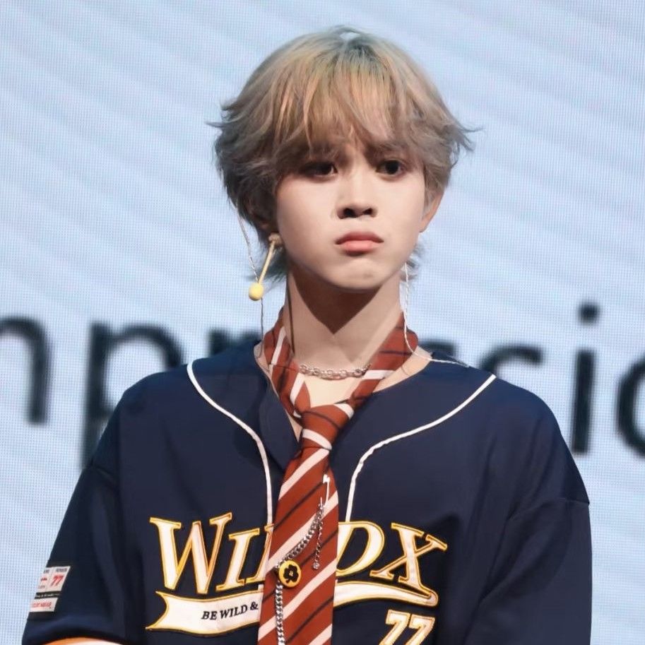 A moment captured by THI-O (NexT1DE)'s fan