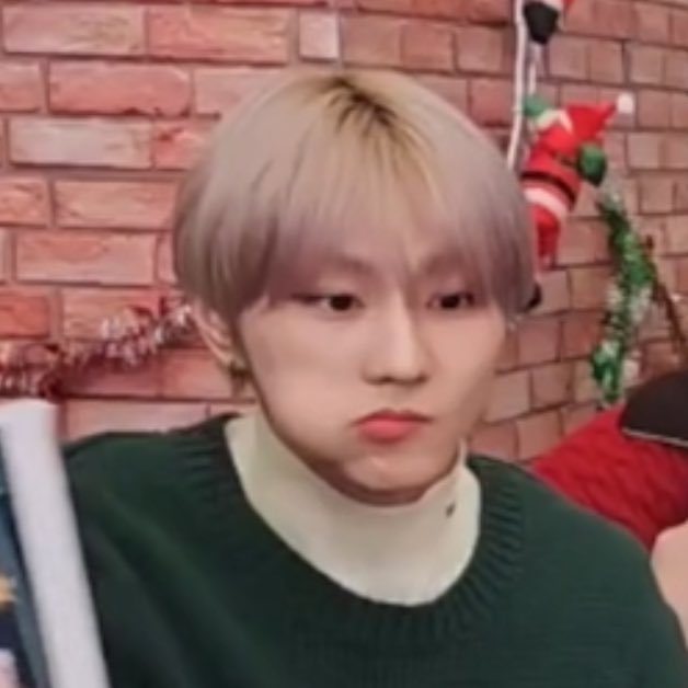 Latest photo of Jungwon (ENHYPEN)