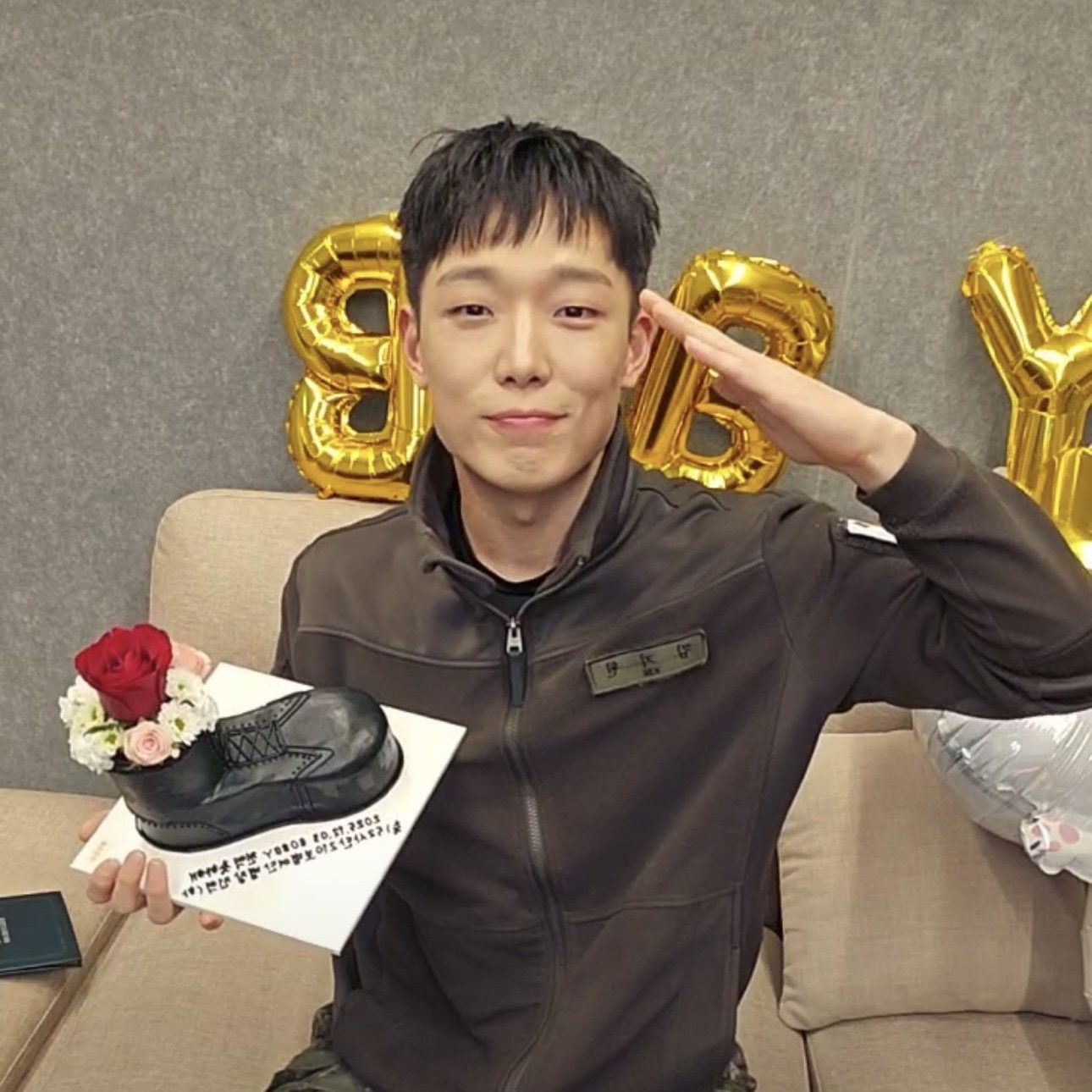 A moment captured by iKON's fan