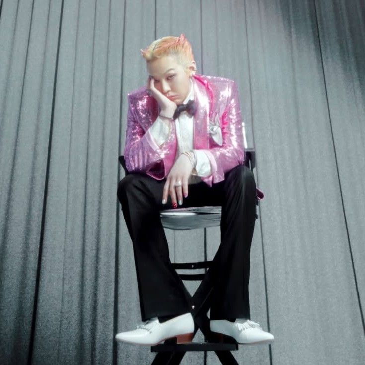 Momen yang diabadikan oleh penggemar G-DRAGON (BIGBANG)