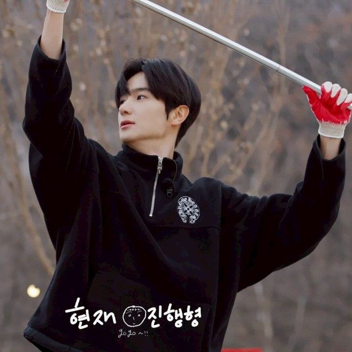 Latest photo of Hyunjae (THE BOYZ)
