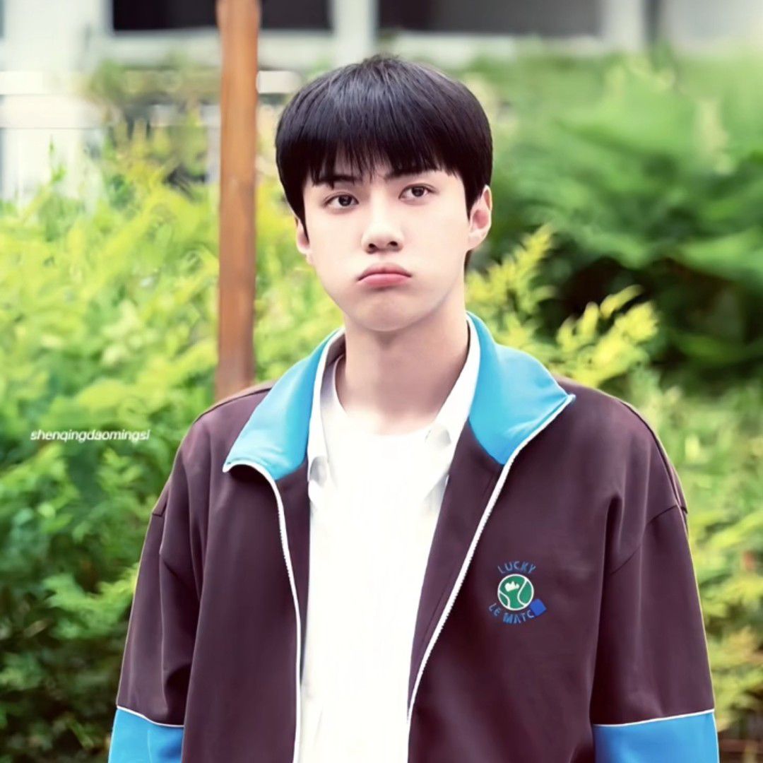 Recent activity shot of Sehun (EXO)
