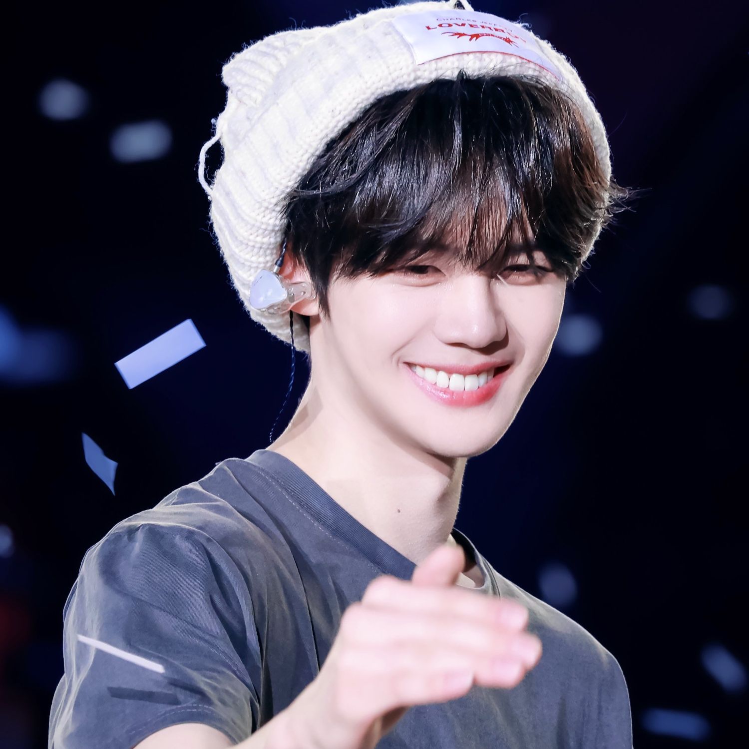 Behind-the-scenes cut of Kim Gyuvin (ZEROBASEONE)