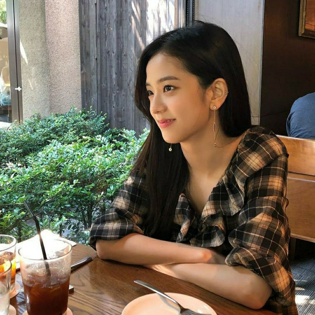 A moment captured by Jisoo (BLACKPINK)'s fan