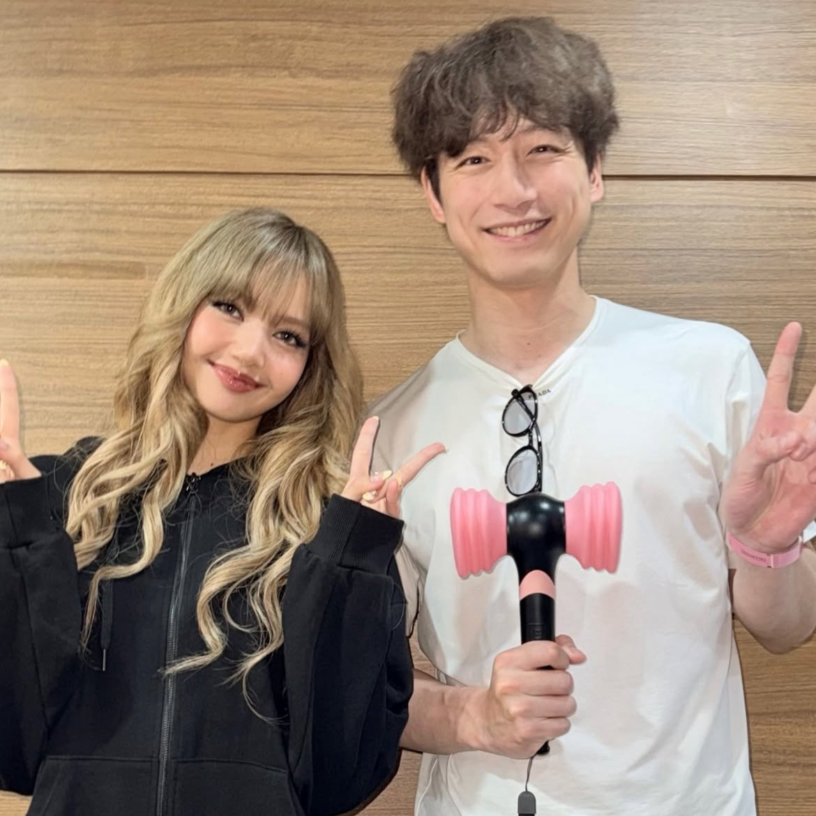 Lisa 粉絲於 7月18日 分享的照片 │ BLACKPINK Lisa 社群 │ 韓愛豆