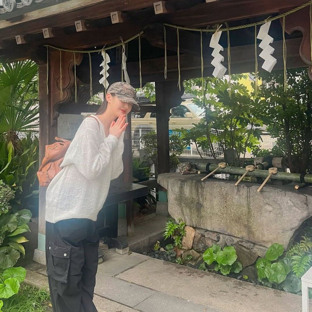 Recent activity shot of Jang Wonyoung (IVE)